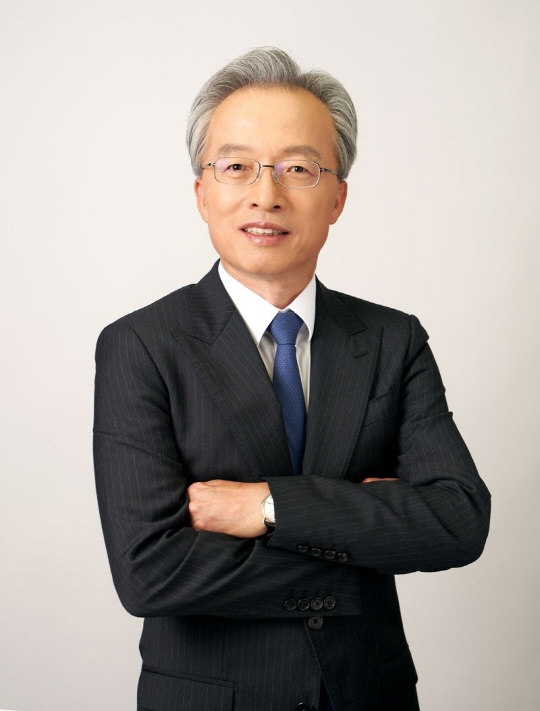 최진식 중견련 회장. [중견련 제공]